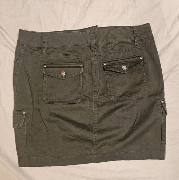White House Black Market Army Green Cargo Skirt Size 4 - Picture 7 of 13